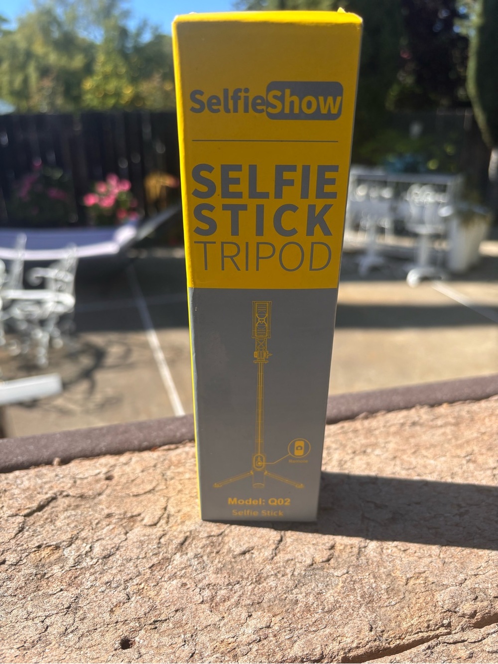 SelfieShow Yellow Selfie Stick Tripod – Compact Phone Mount